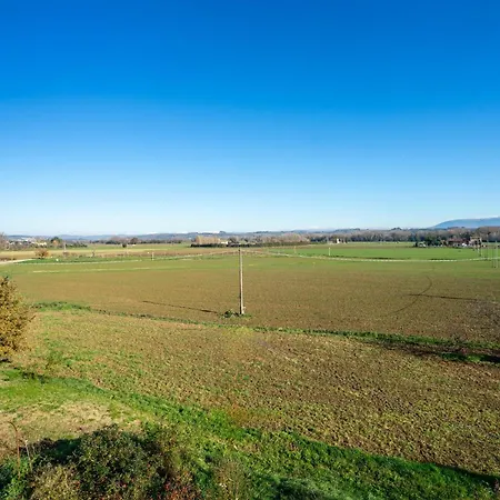 Guesthost - Bright Apartmán