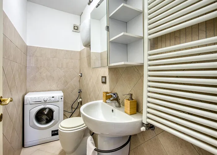 Guesthost - Bright Lägenhet *