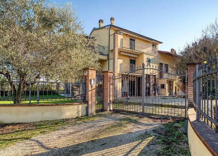 Guesthost - Bright Apartmán *